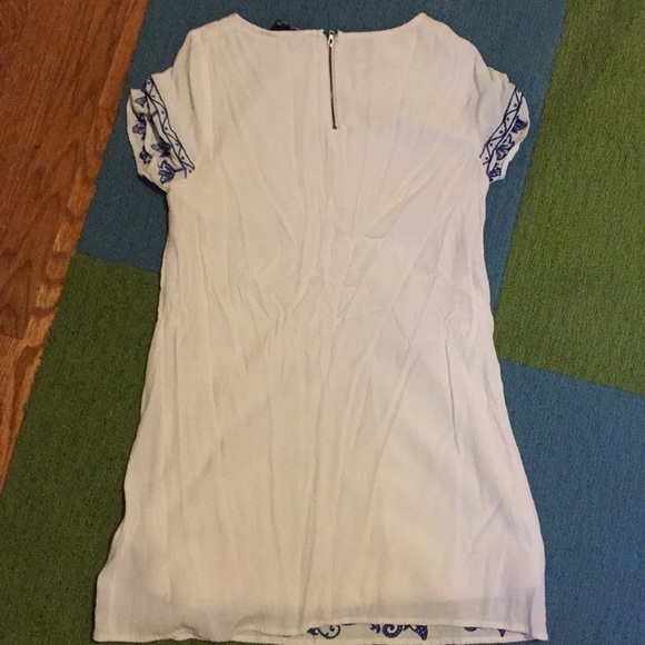 Lulu,s dress - Picture 5 of 6